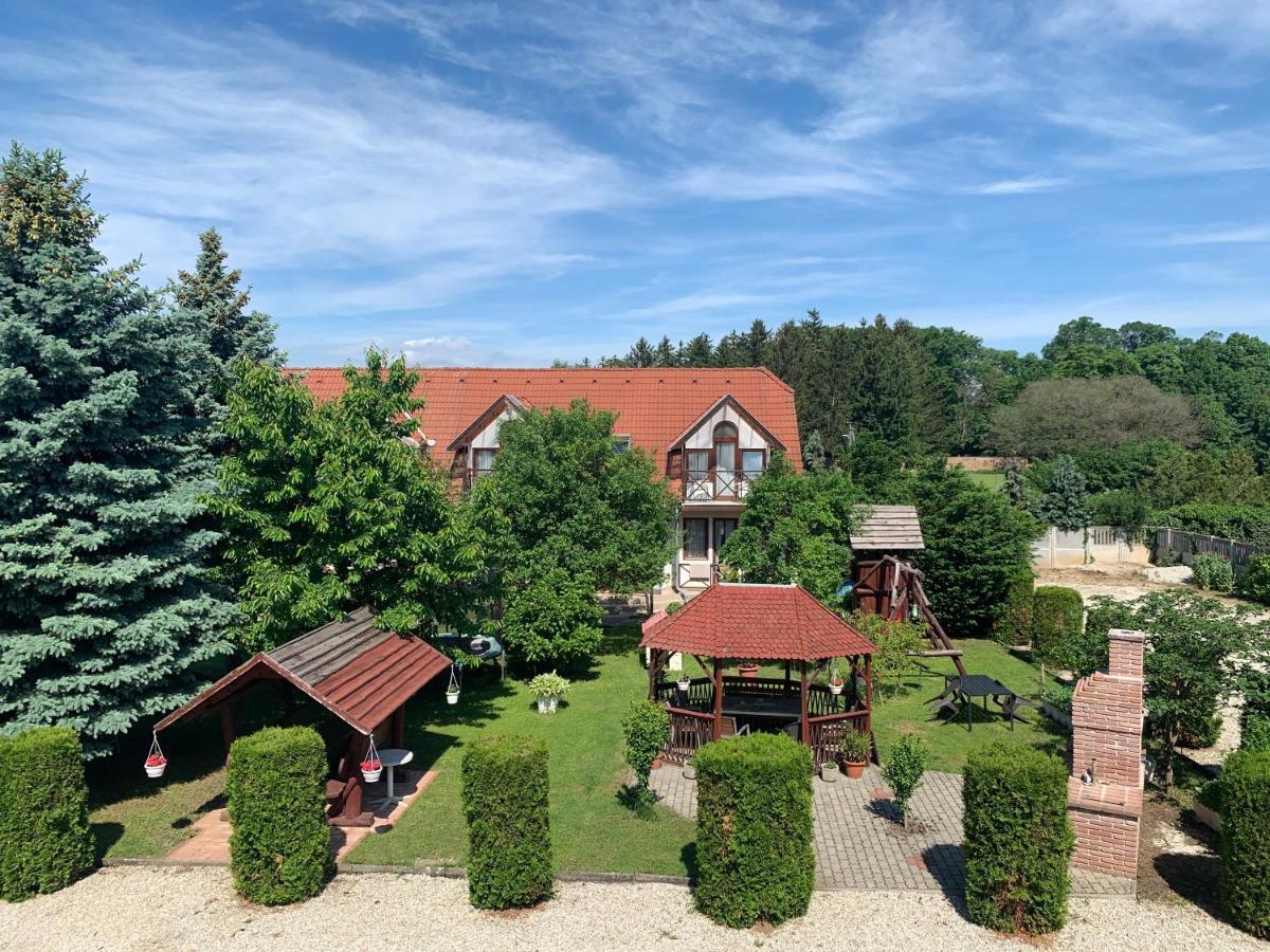 Hotel Toth Vendeghaz Bük Zewnętrze zdjęcie